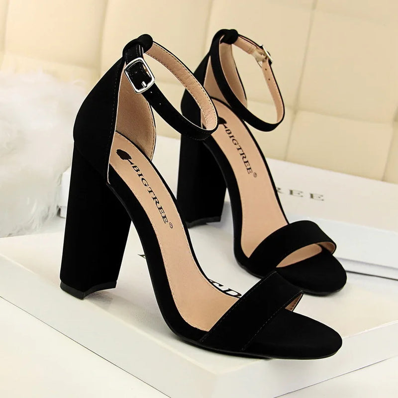 O Salto Que Transforma o Seu Look